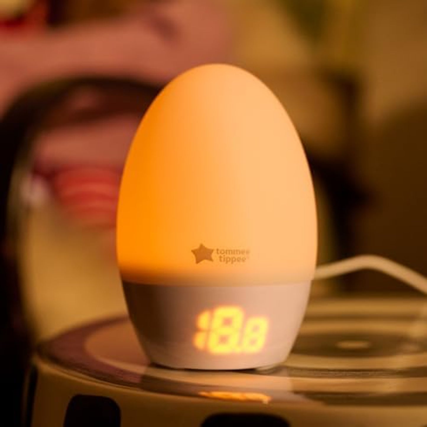 LED Colour-Changing Nightlight with Digital Room Temperature Display – Adjustable Brightness, USB Rechargeable, Silicone Shell
